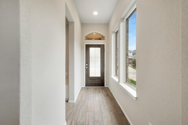 Building Photo - 2630 River Pointe