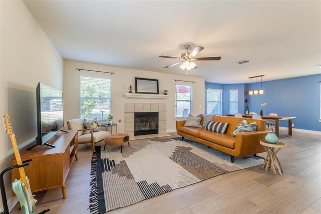 Building Photo - 336 Celery Loop