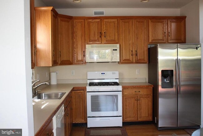 Building Photo - 183 Mountain View Dr