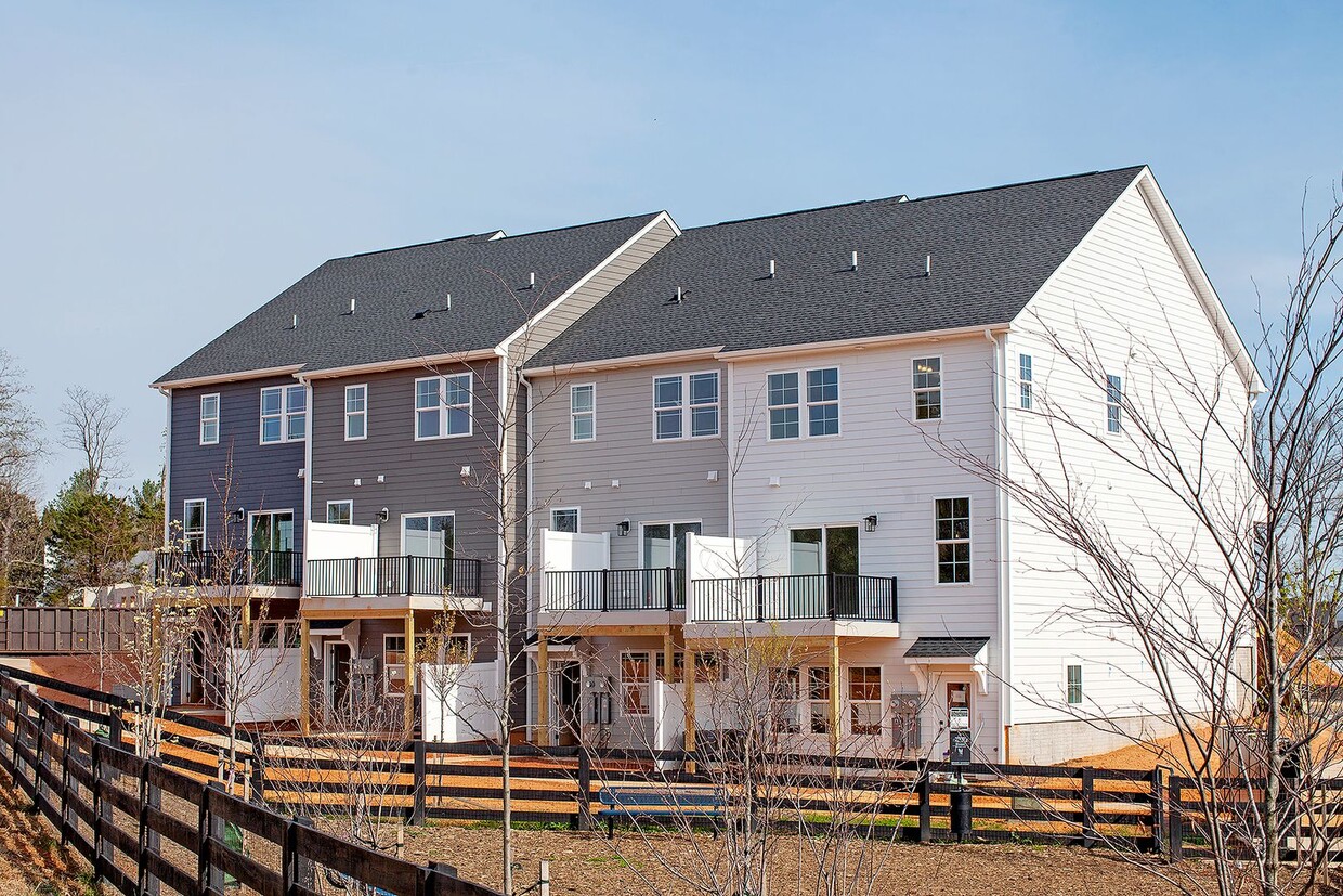 Brand New Pet-Friendly Crozet Apartment - Brand New Pet-Friendly Crozet Apartment