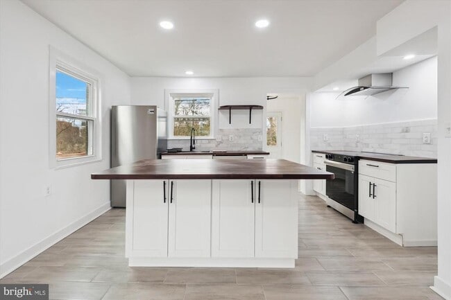 Foto del edificio - 537 E Duncan Ave