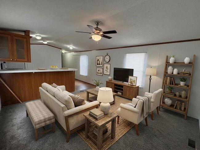 Building Photo - 319 Spring Park Dr