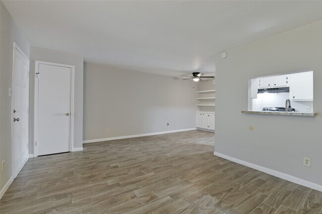 Foto del edificio - 4500 Sherwood Ln
