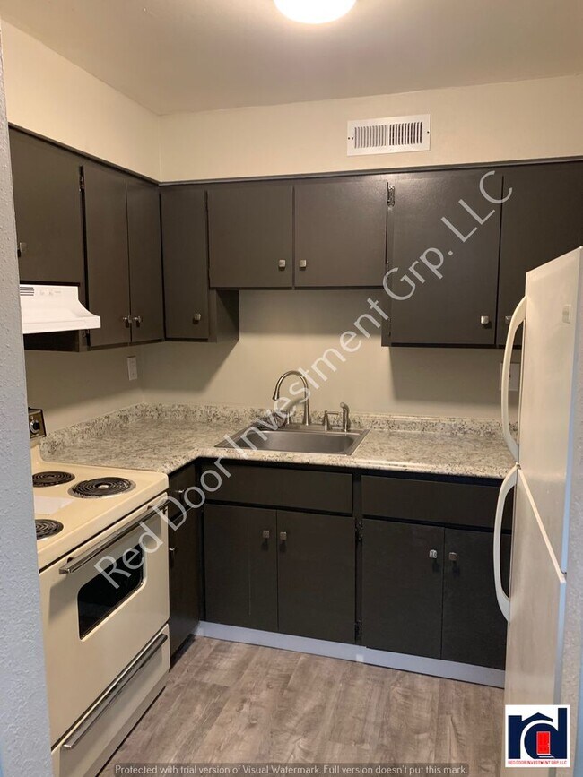 Foto del edificio - Downstairs 2/1 - Small Quiet Apartment Com...