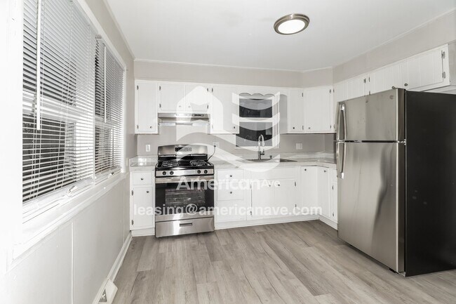 Foto del edificio - 1042 Lawndale Ave