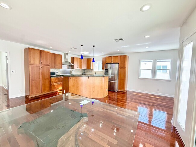 Foto del edificio - 5639 Natick Ave