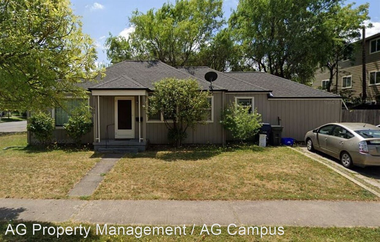 Primary Photo - 4 br, 2 bath House - 586 East 18th Ave