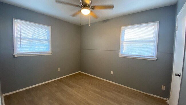 Foto del edificio - $0 First Month's Rent / $0 Deposit at Move-in