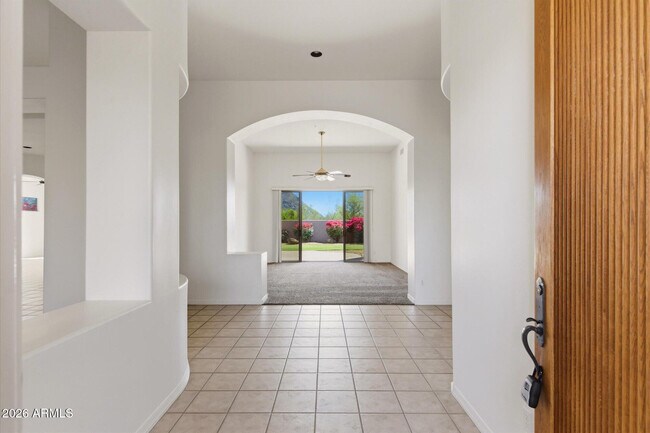 Foto del edificio - 9331 E Mark Ln