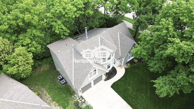 Building Photo - 15601 Maple St
