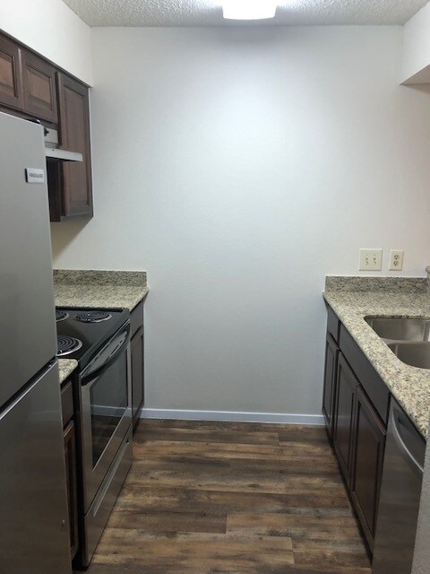 Building Photo - Renovated One Bedroom PAP Unit