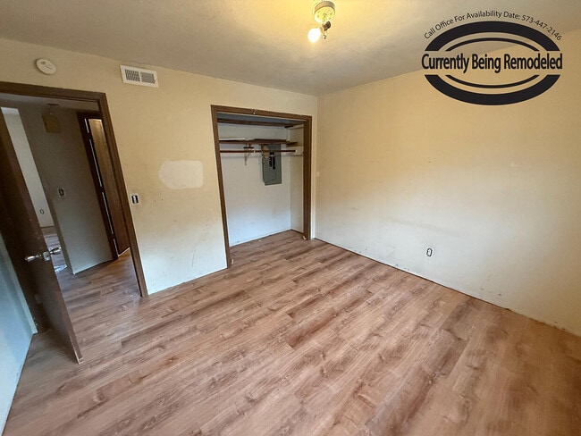 Building Photo - 420 NE Park Ln