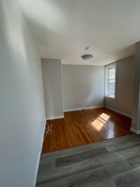 Building Photo - 401 53rd St