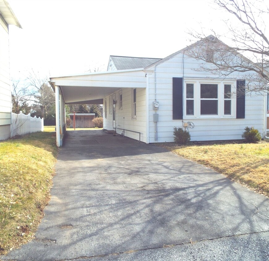 Primary Photo - 3 br, 1 bath Duplex - 113 W Colebrook St