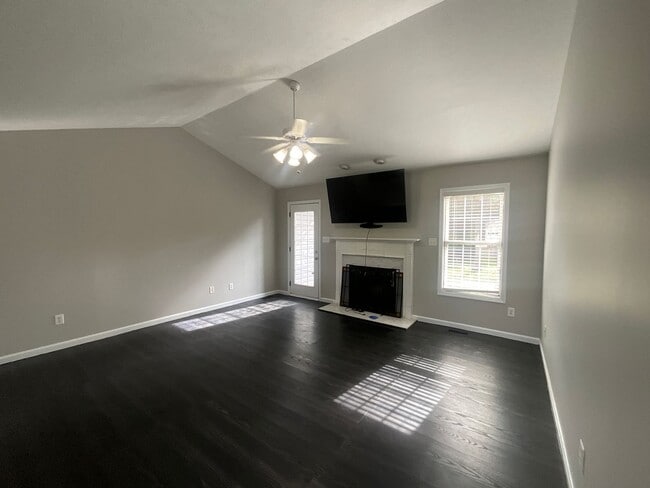 Building Photo - 35 Northview Dr