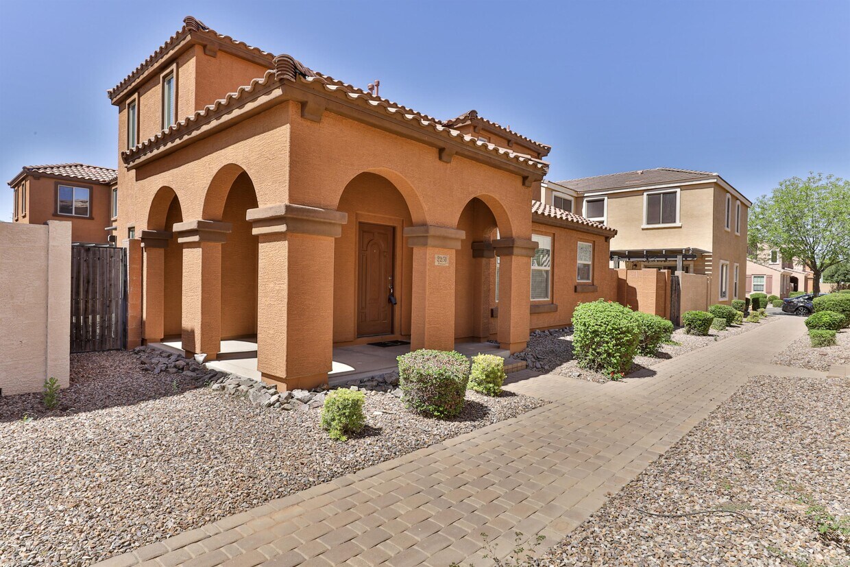 2251 S Buckaroo Trail, Gilbert, AZ 85295 House for Rent in Gilbert
