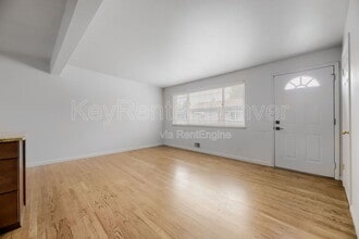 Building Photo - 221 S Holly St