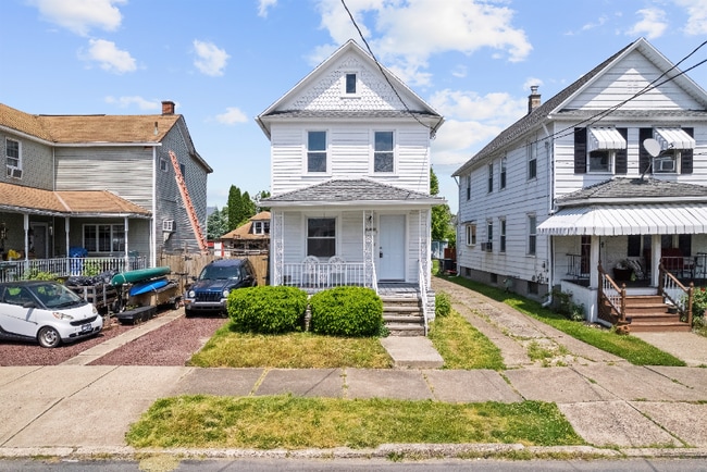 Building Photo - 509 Miller St