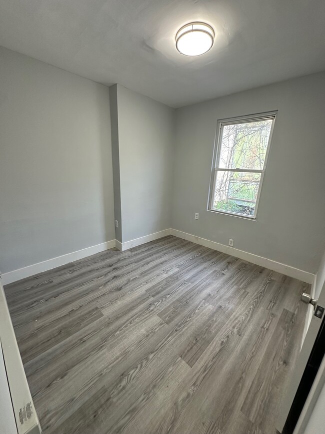 Building Photo - 4018 N Darien St