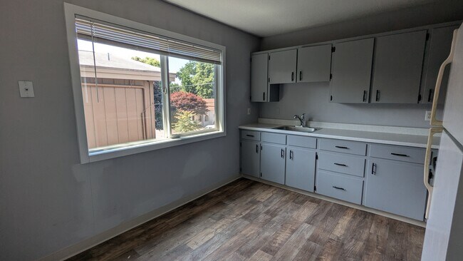 Cocina - 2910 SE Gladstone St