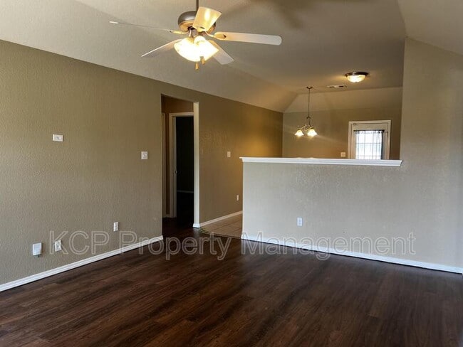 Foto del edificio - 210 Regency Dr