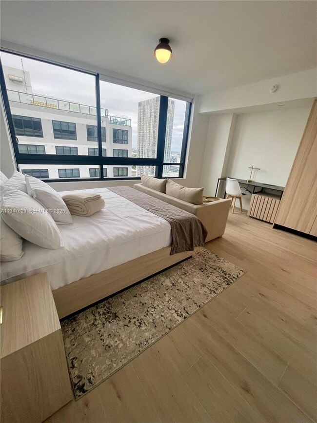 Foto del edificio - 225 N Miami Ave