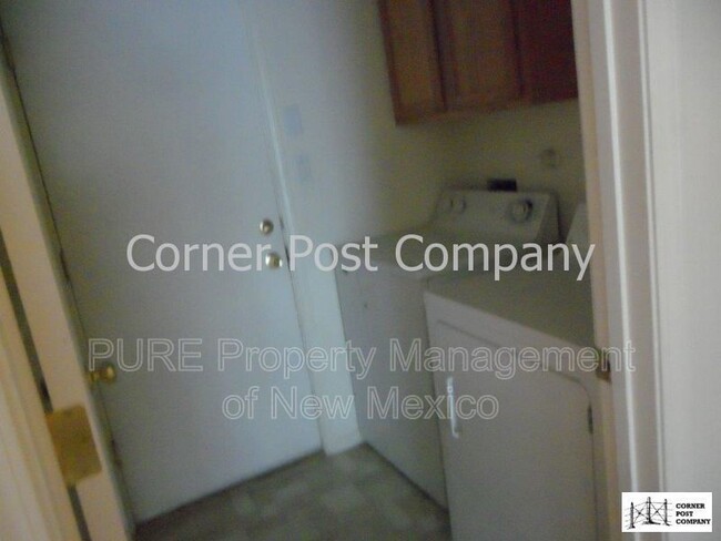 Foto del edificio - 5520 Carefree Ave NW