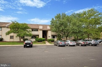 Building Photo - 206 Hickory Ct