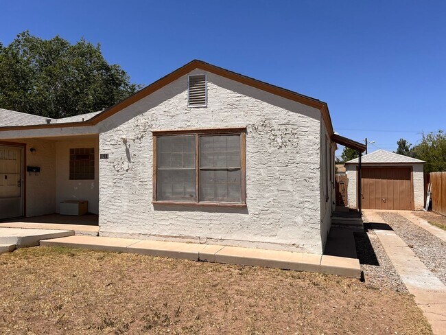 Foto del edificio - 3rd Street Duplex