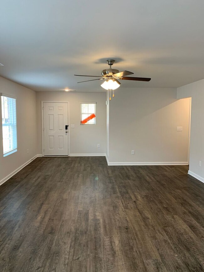 Building Photo - Quiet Three Bedroom | Two Bathroom Home in Kilpatrick Landing!
