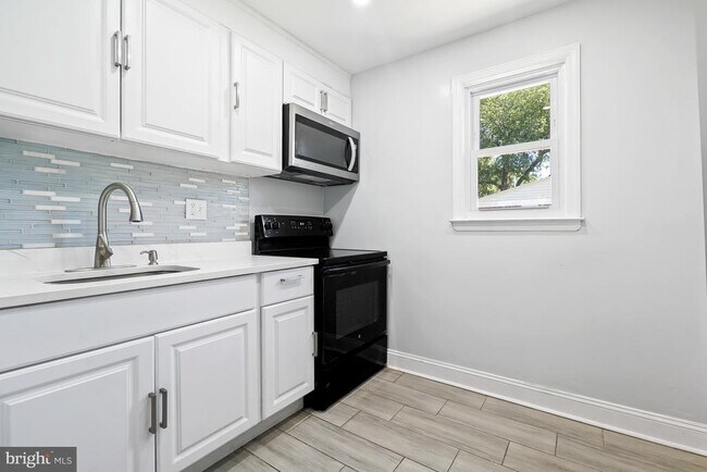 Foto del edificio - 5204 Lackawanna St