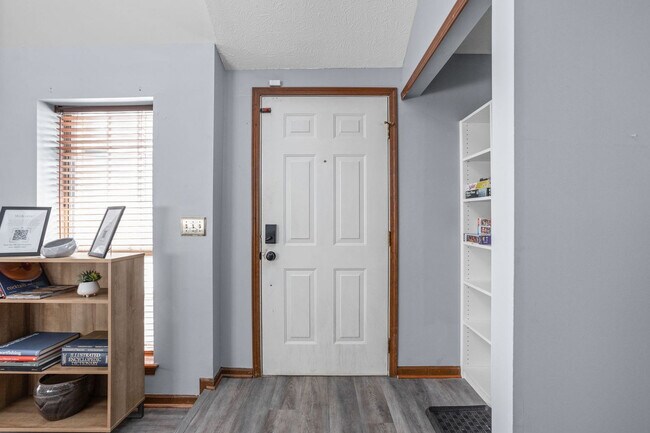 Foto del edificio - 7542 Higdon Ct