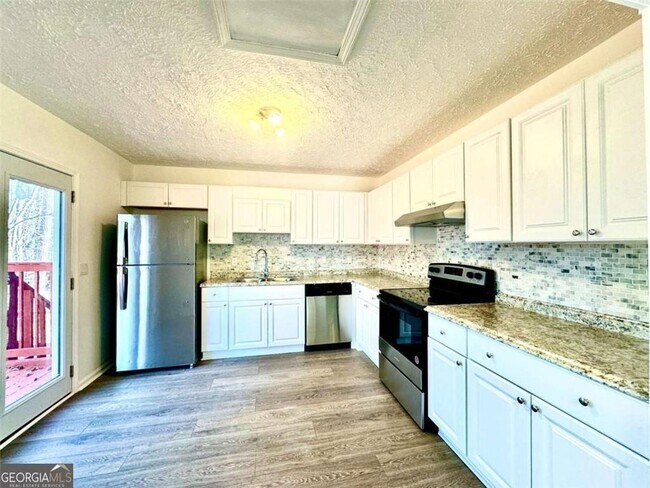 Foto del edificio - 3945 Peninsula Ct