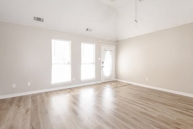 Building Photo - 5596 Walden Valley Cove