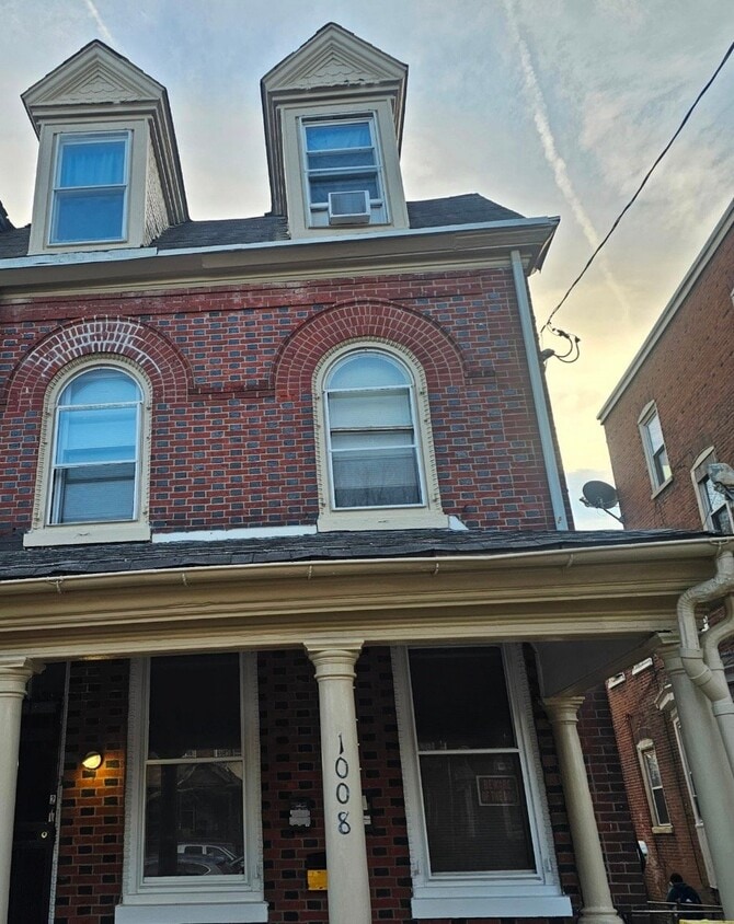 Photo - 1008 W Main St (Norristown, PA)