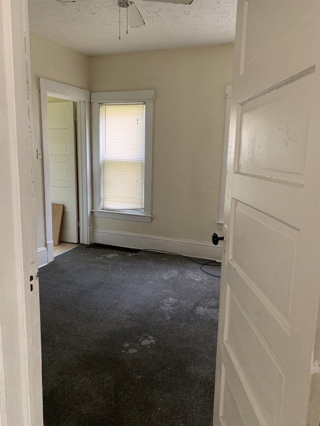 Foto del edificio - 1318 E 85th St