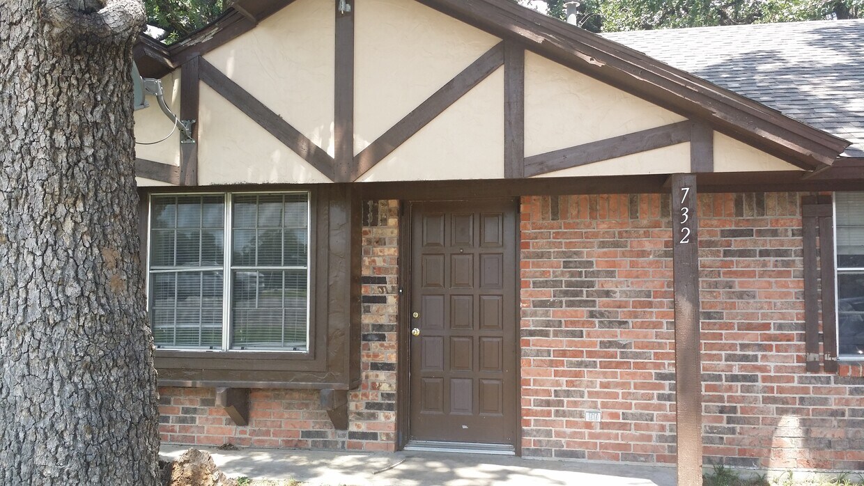 732 N Main St, Springtown, TX 76082 Room for Rent in Springtown, TX