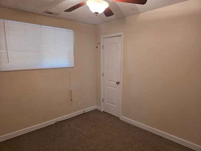 Dormitorio 2 - 785 Gadsden St