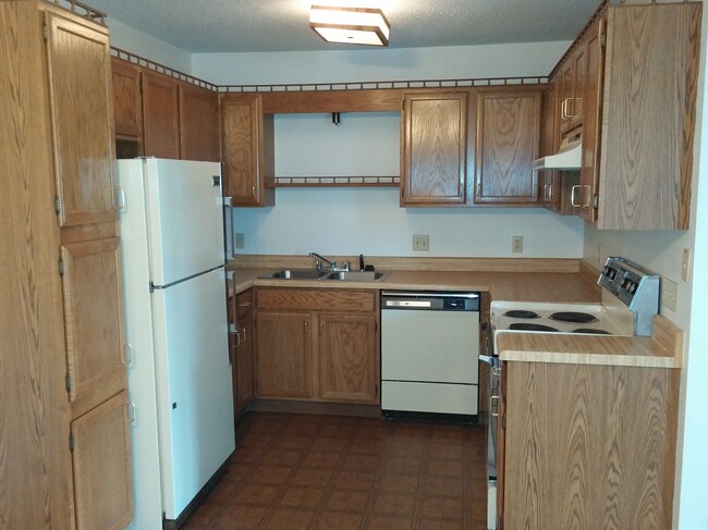 Building Photo - 1104 Hackberry Dr