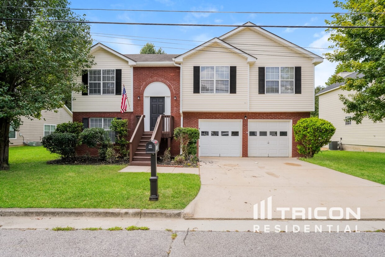 Primary Photo - 2162 Mulberry Lane Lithonia GA