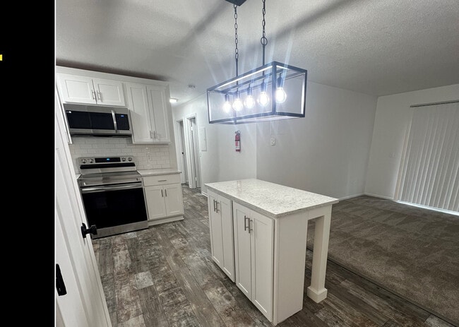 Building Photo - The Willows on Michigan