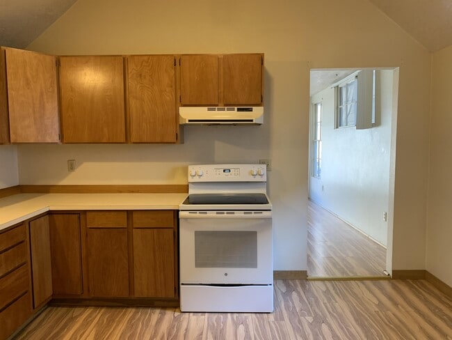 Building Photo - 44 S Nehalem St