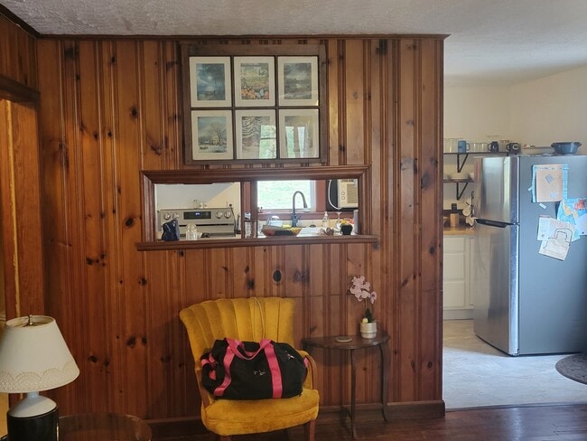 Building Photo - 113 Headman Ln