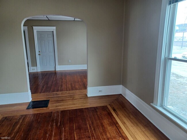 Building Photo - 1 br, 1 bath House - 2600 E Michigan Ave