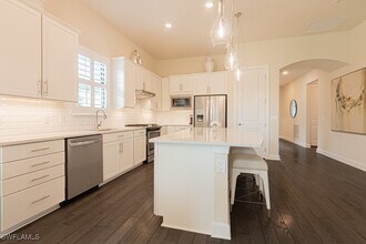 Building Photo - 19100 Marquesa Dr