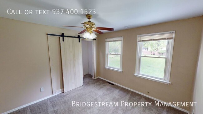 Foto del edificio - Nice 2 bedroom (potential 4 bedroom), 2 fu...