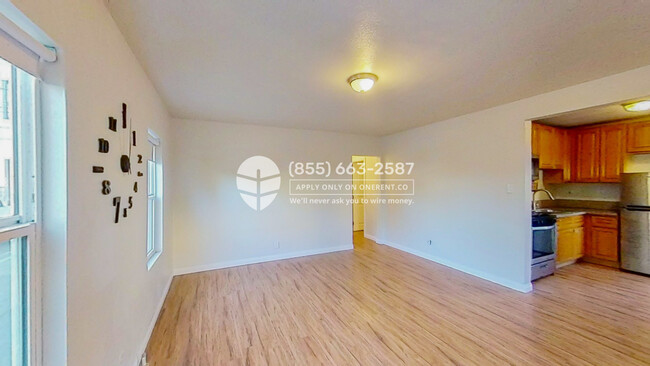 Building Photo - 4055 S Hoover St