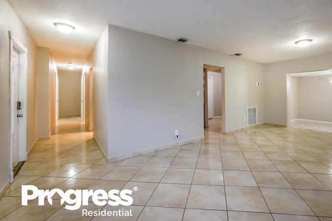 Building Photo - 2420 NW 183rd St