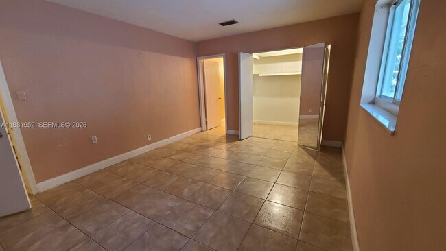 Foto del edificio - 6808 NW 75th St