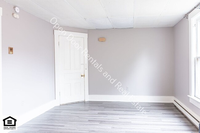 Building Photo - 109 S State St
